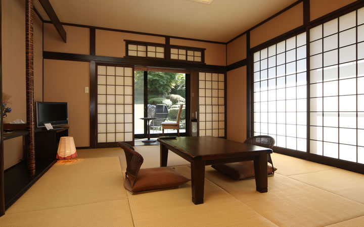 デッキ付き庭園和室あじさい／ゆり