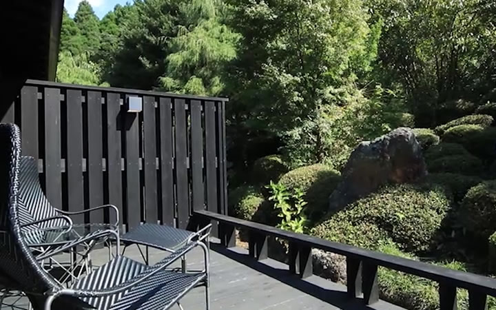 デッキ付き庭園和室あじさい／ゆり